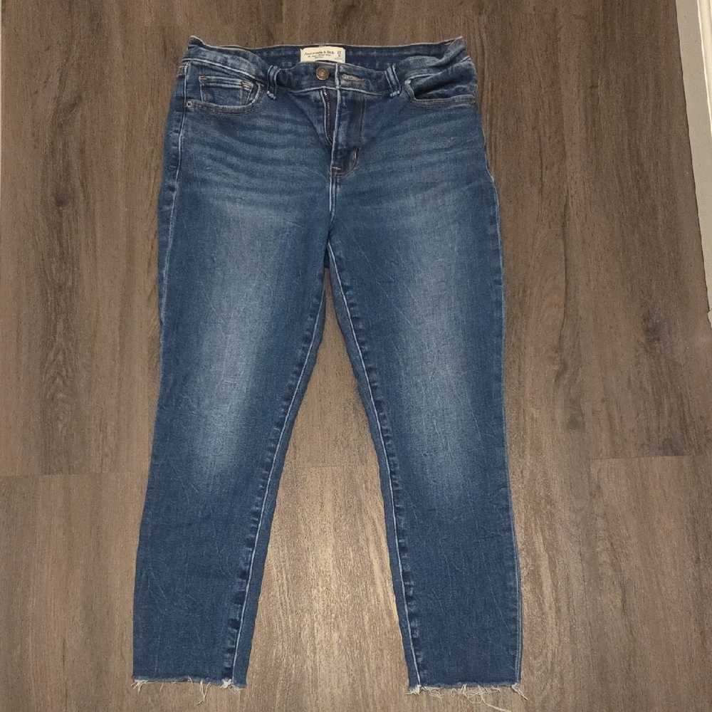 Abercrombie & Fitch Dark Blue Ankle Jeans